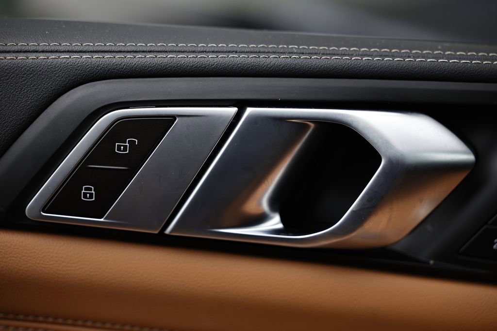 Certified 2024 BMW X5 xDrive40i w/ Parking Assistance Package image 15