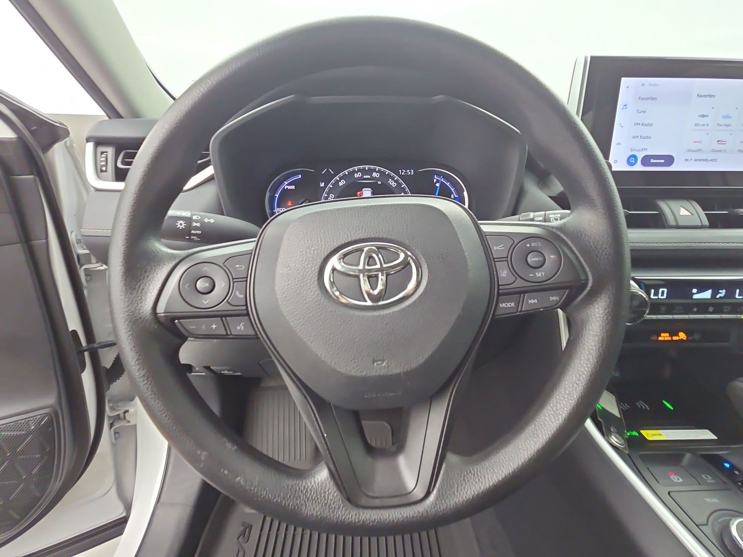 Used 2024 Toyota RAV4 XLE AWD/4WD image 12
