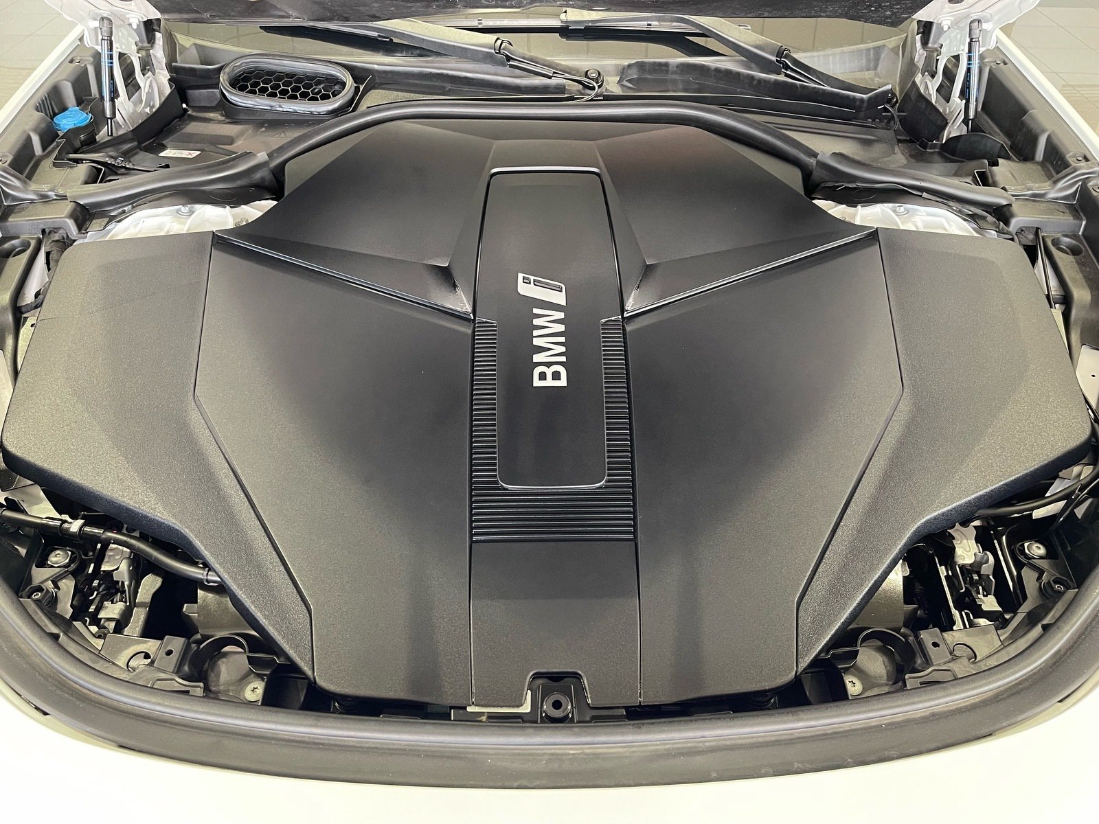 Used 2024 BMW i7 xDrive60 AWD/4WD image 20