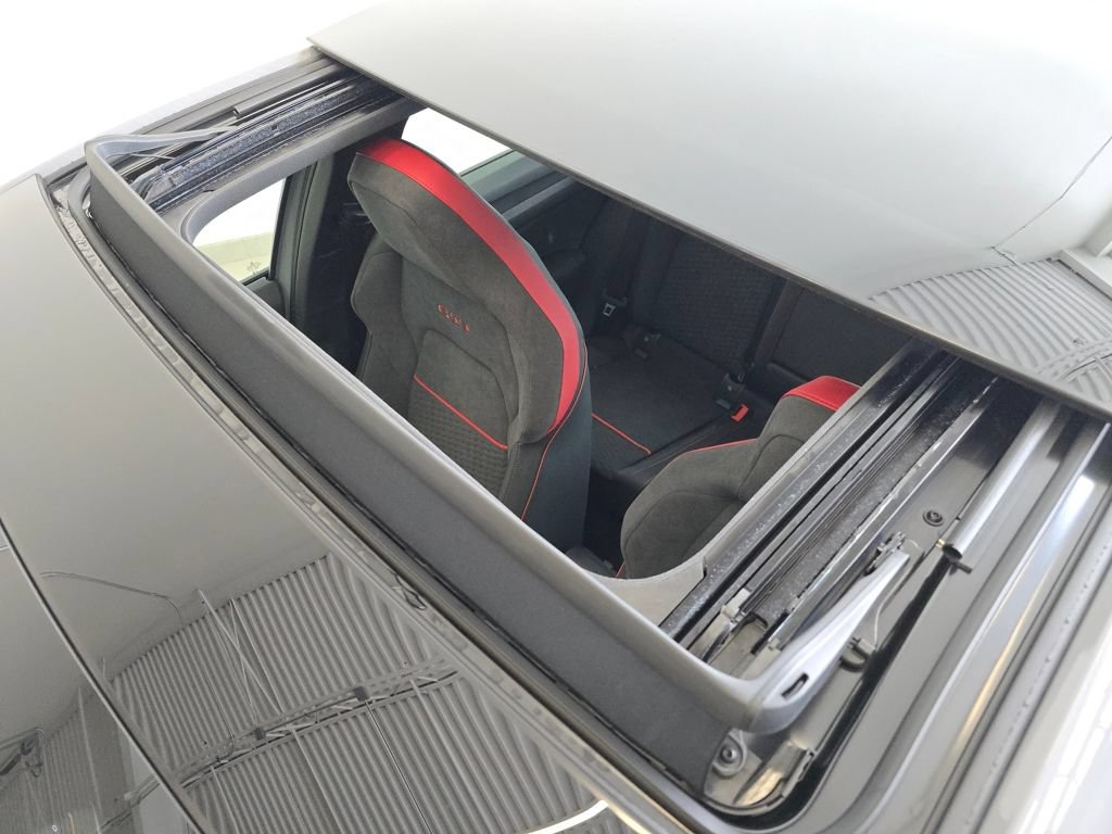 New 2026 Volkswagen GTI SE FWD image 3