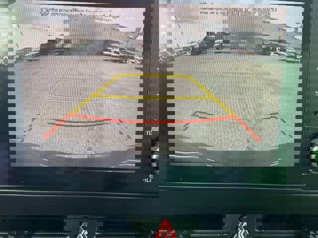 Used 2025 Kia Sportage LX image 2