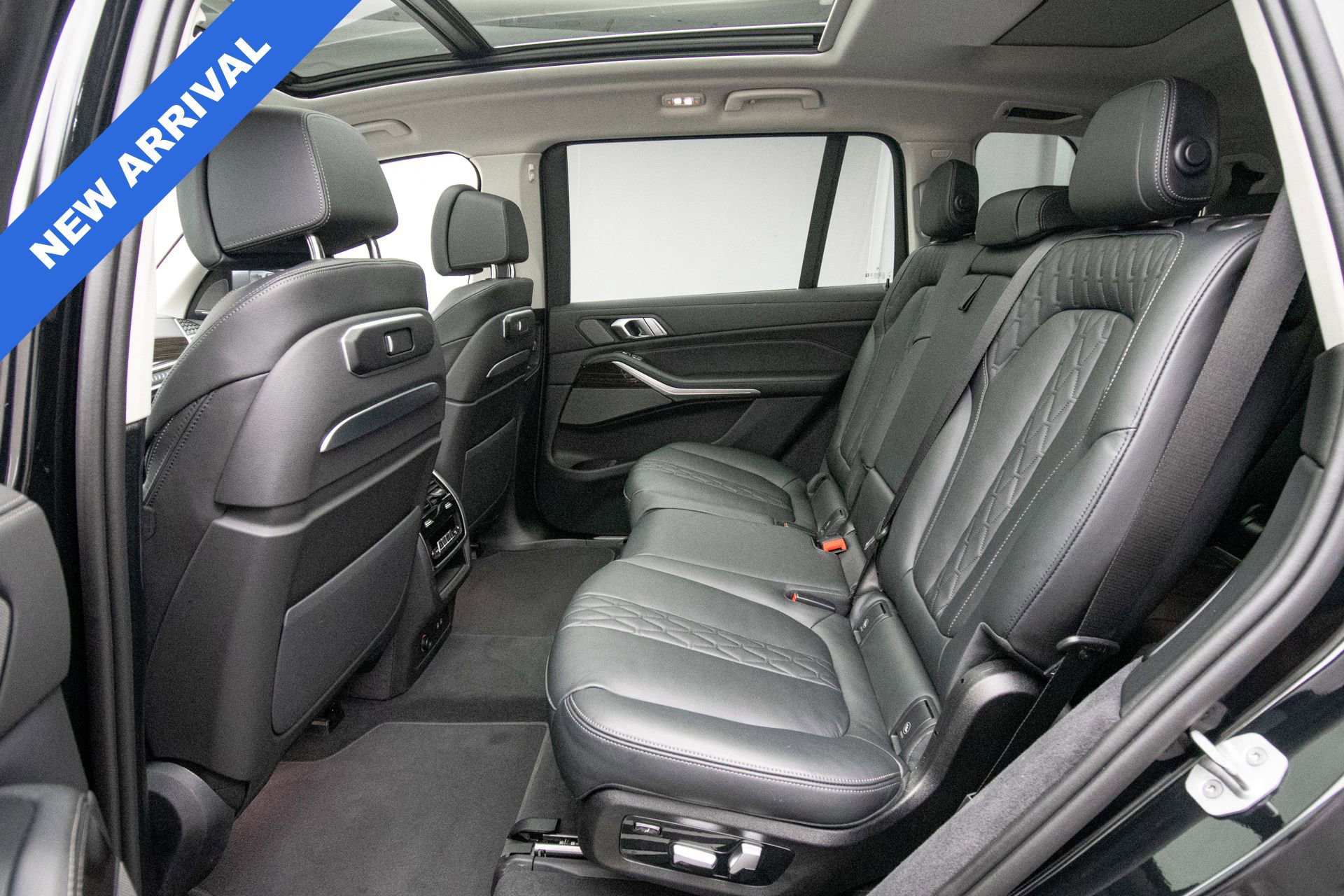 Used 2026 BMW X7 xDrive40i w/ Premium Package AWD/4WD image 16