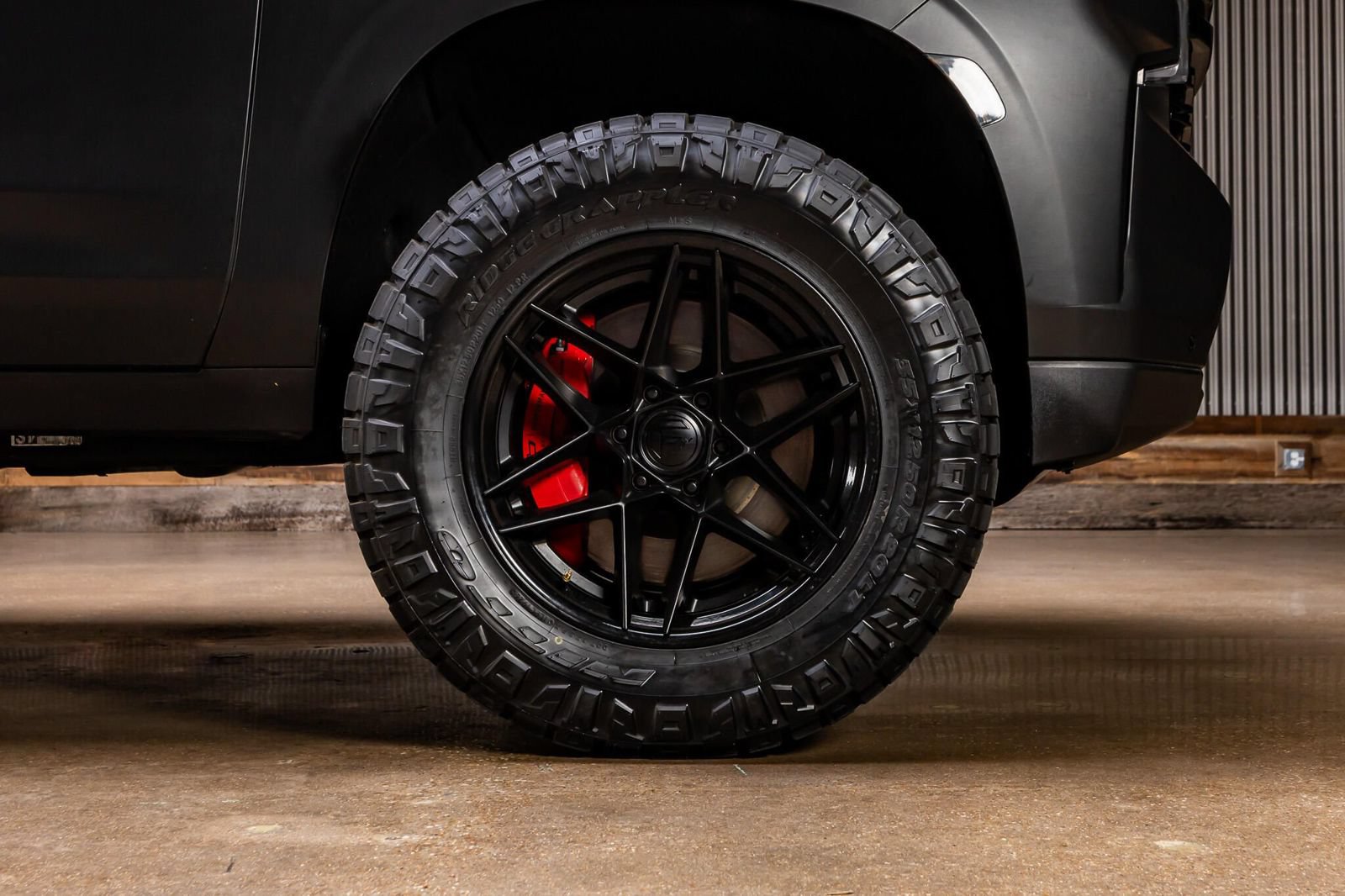Used 2023 Chevrolet Tahoe RST w/ RST Performance Edition AWD/4WD image 12