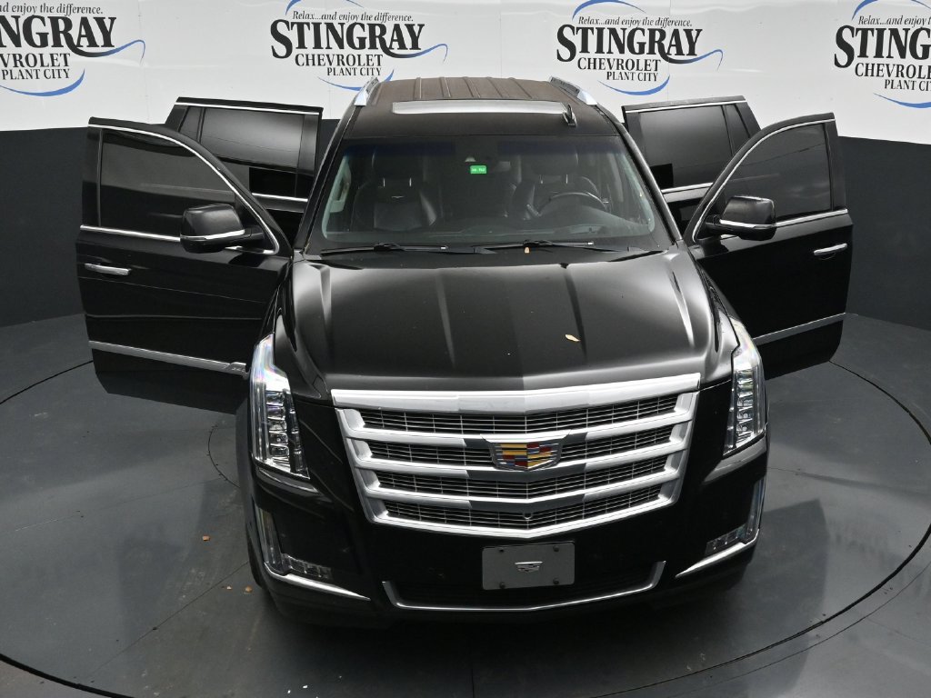 Used 2017 Cadillac Escalade Luxury AWD/4WD image 34