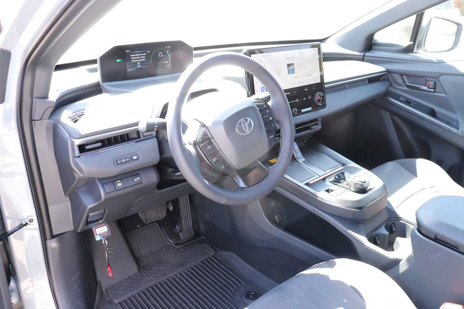 Used 2026 Toyota C-HR AWD/4WD image 10