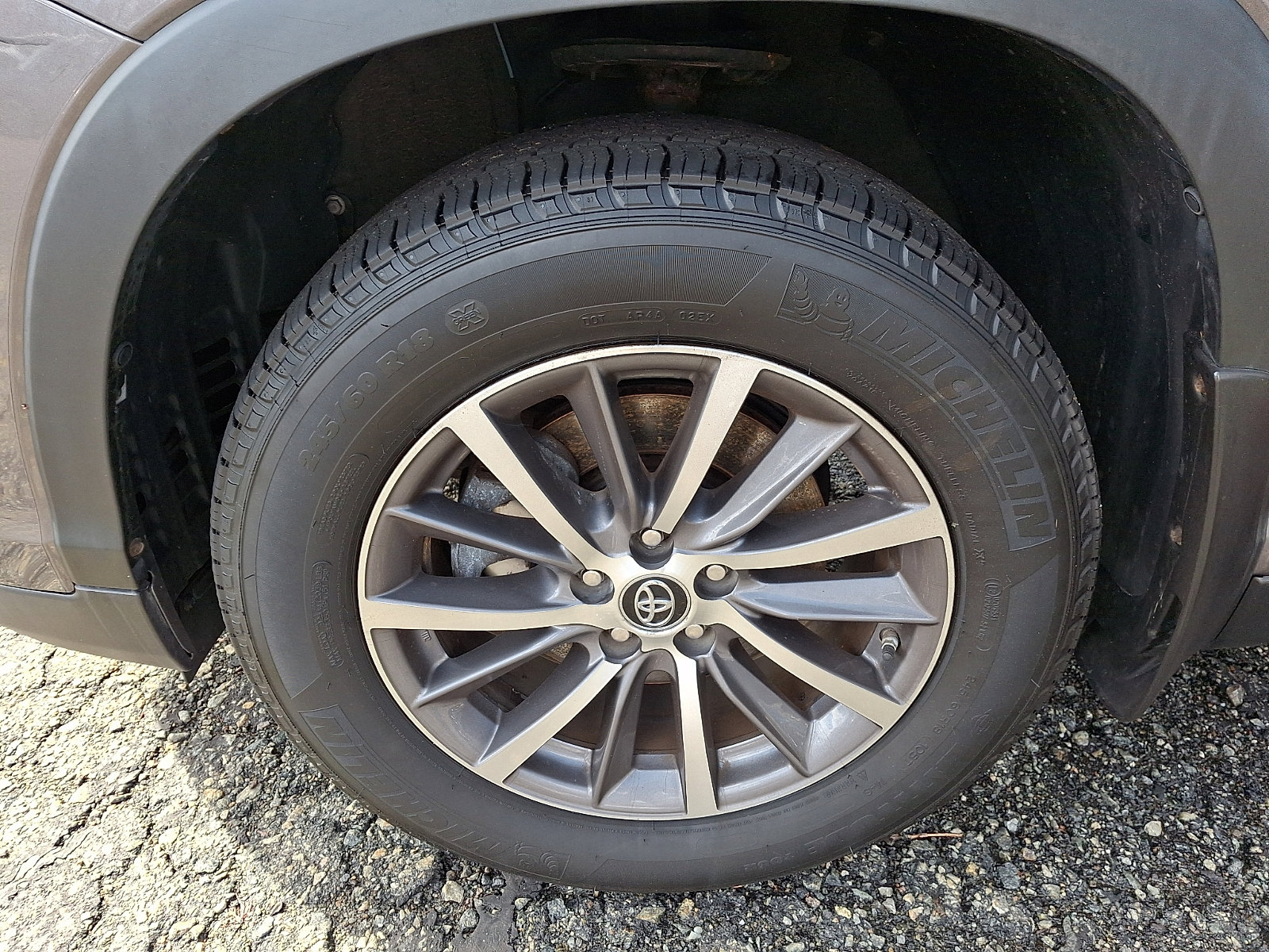 Used 2019 Toyota Highlander XLE AWD/4WD image 28