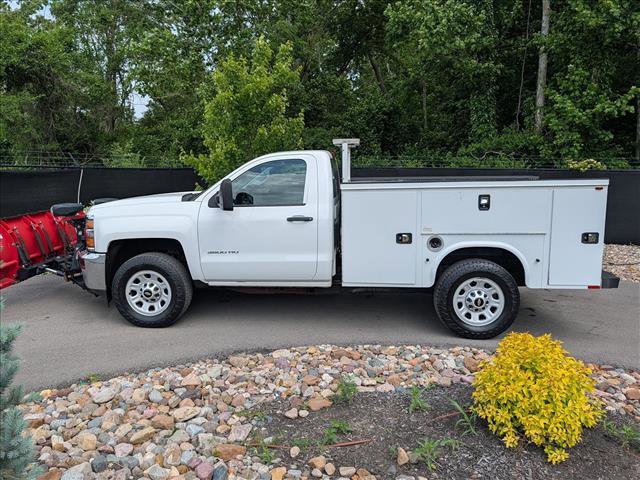 Used 2015 Chevrolet Silverado 3500 W/T AWD/4WD image 2