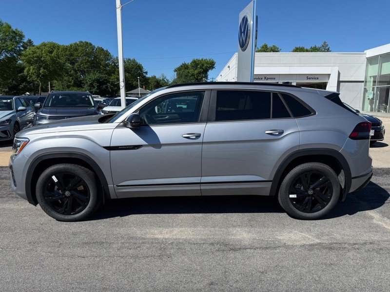 New 2026 Volkswagen Atlas Cross Sport SEL R-Line AWD/4WD image 2