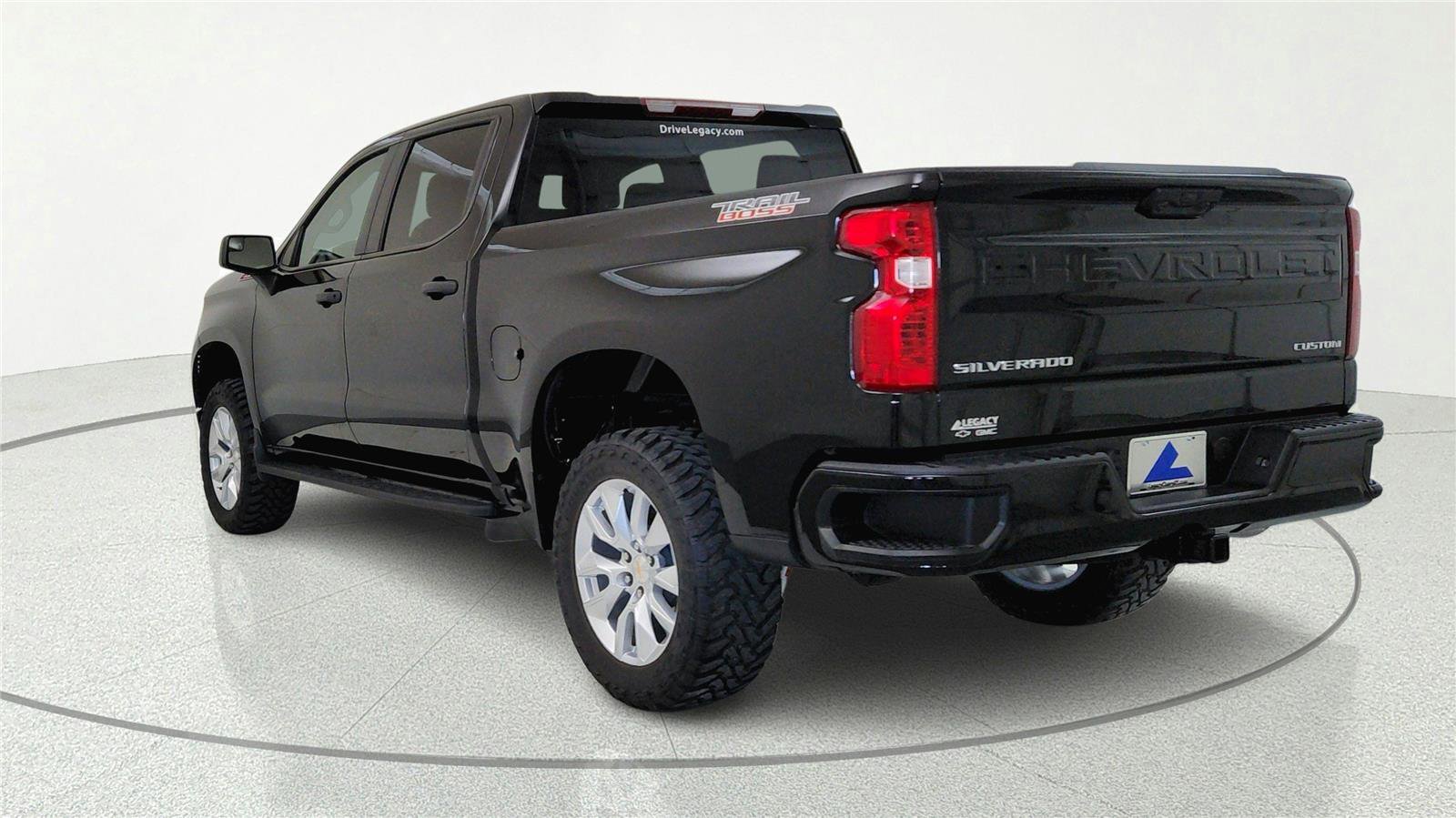Used 2025 Chevrolet Silverado 1500 Custom Trail Boss AWD/4WD image 3