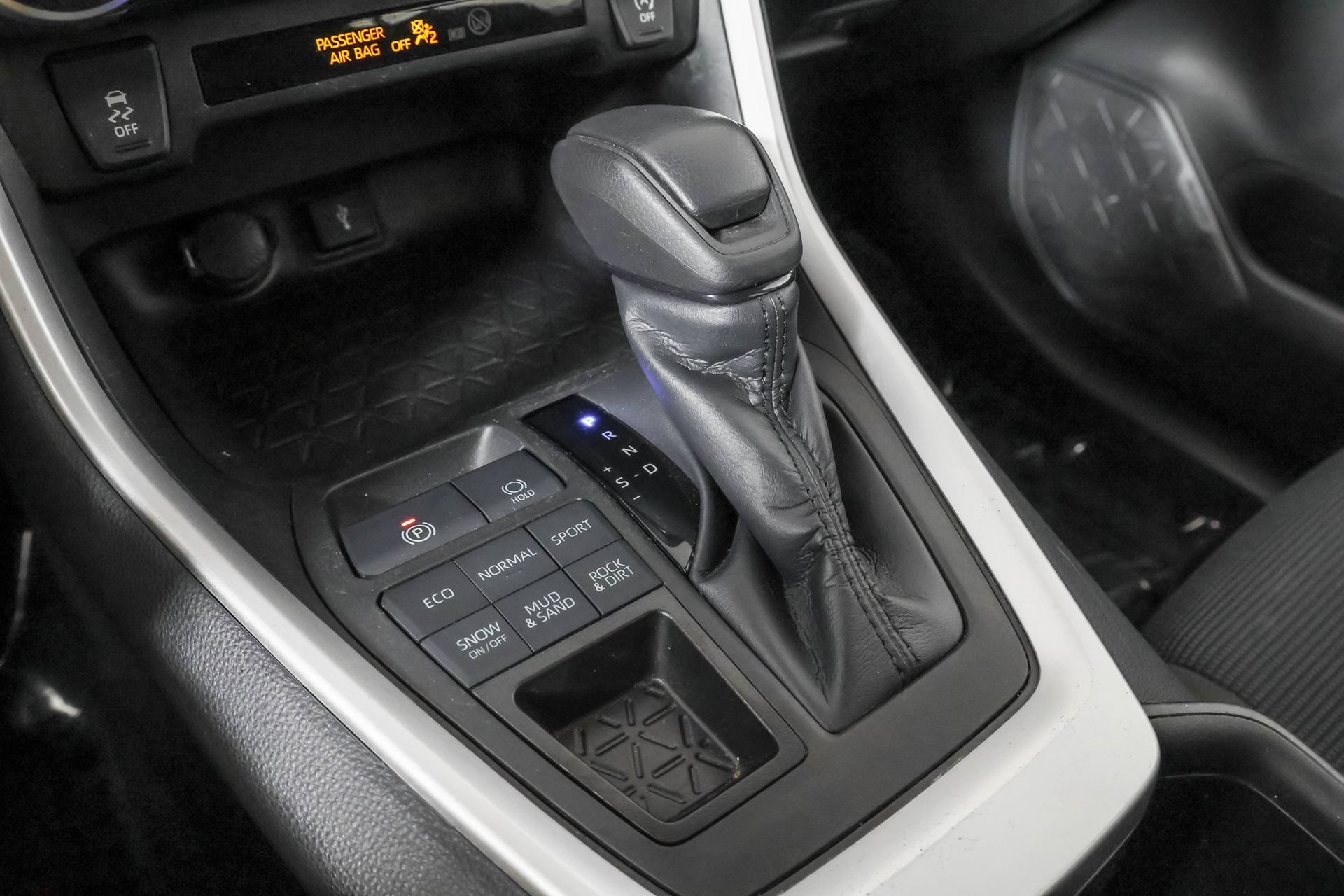 Used 2022 Toyota RAV4 LE AWD/4WD image 31