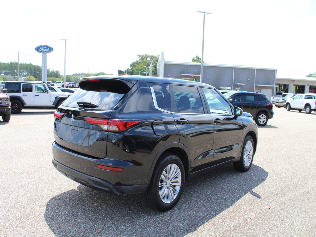 Used 2022 Mitsubishi Outlander ES FWD image 8