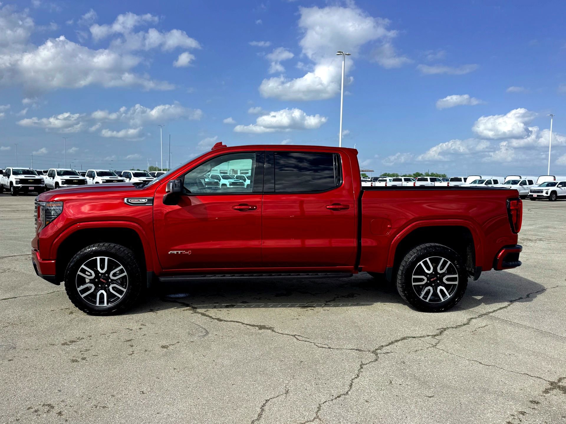 Used 2024 GMC Sierra 1500 AT4 w/ Technology Package image 11