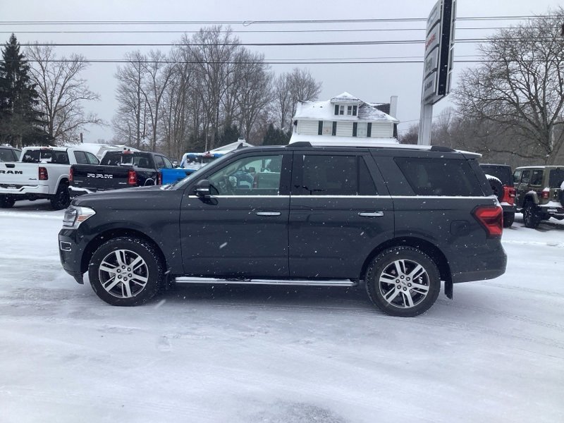 Used 2022 Ford Expedition Limited image 4