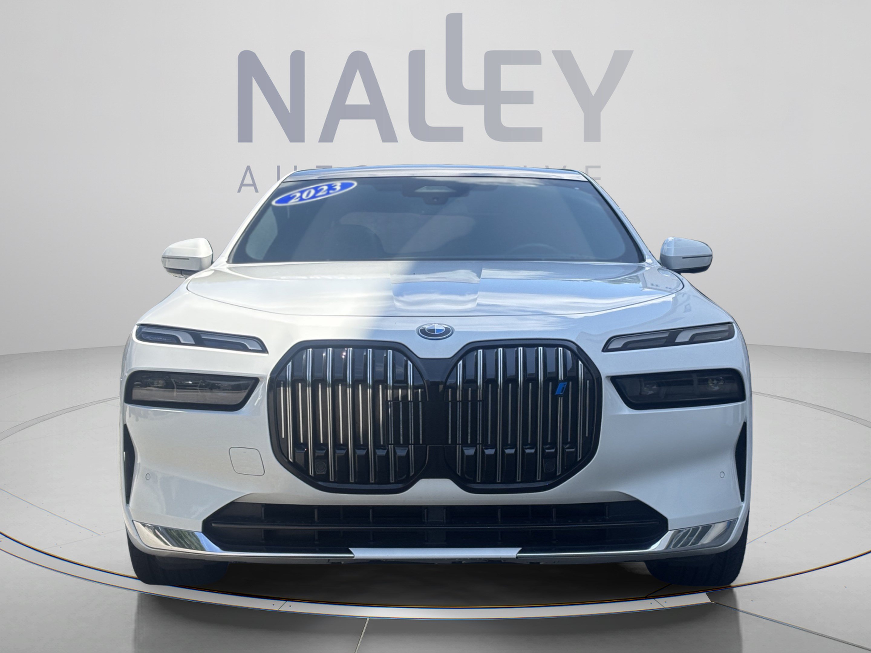 Certified 2023 BMW i7 xDrive60 AWD/4WD image 6