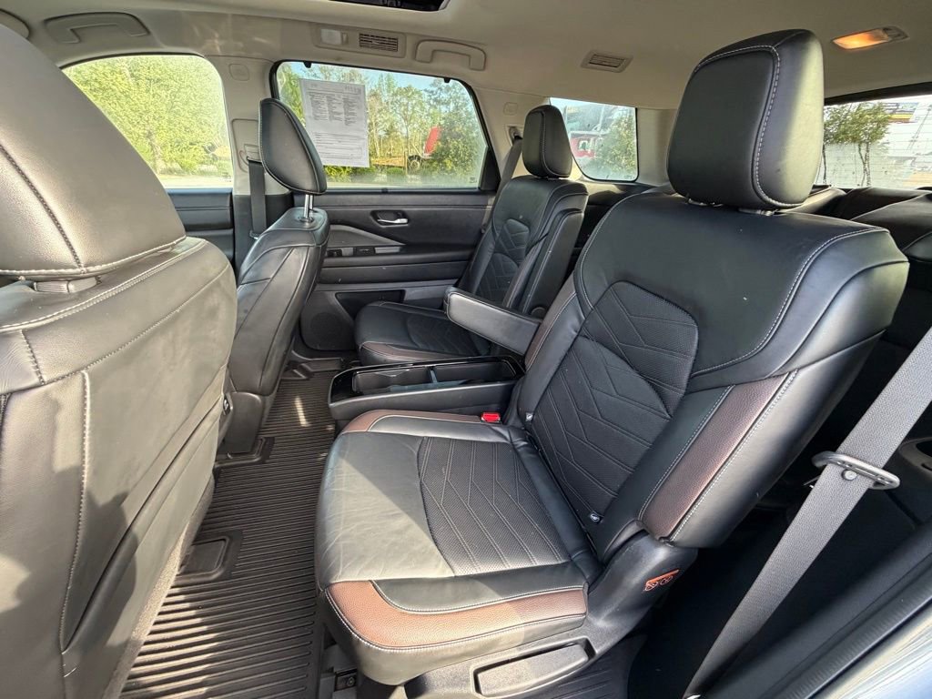 Certified 2022 Nissan Pathfinder Platinum w/ Cargo Package image 27