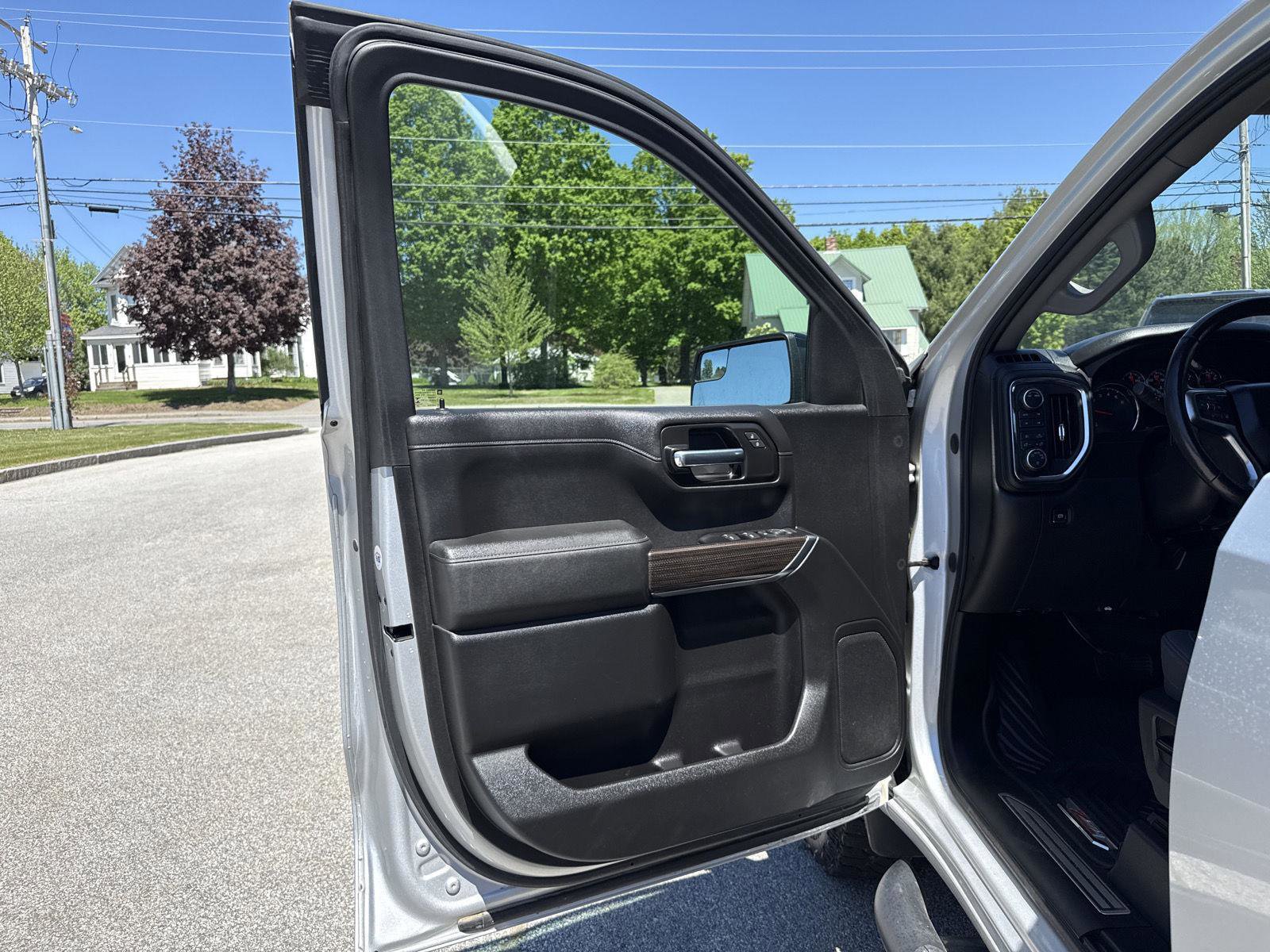 Used 2020 Chevrolet Silverado 1500 LT Trail Boss AWD/4WD image 11