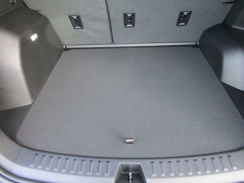 New 2026 Chevrolet Equinox LT w/ Convenience Package II FWD image 15
