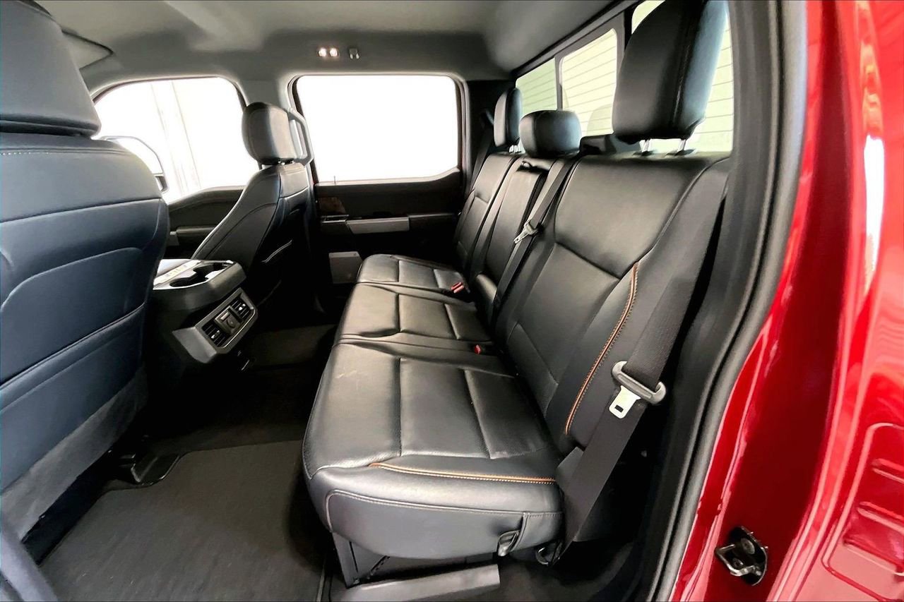 Used 2025 Ford F250 Lariat w/ Black Appearance Package image 24