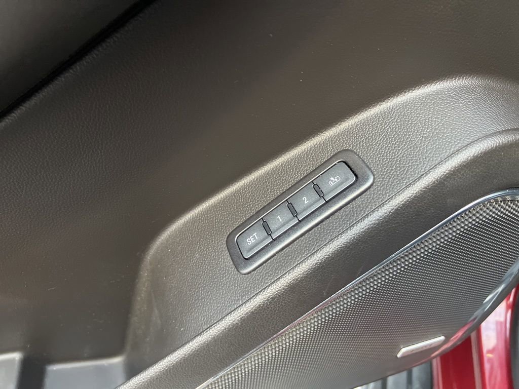 Used 2017 GMC Yukon SLT image 23