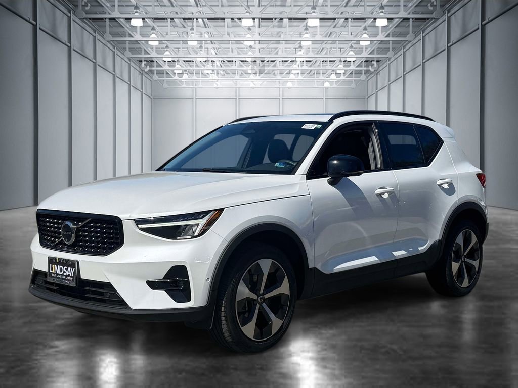 Used 2024 Volvo XC40 B5 Plus w/ Climate Package