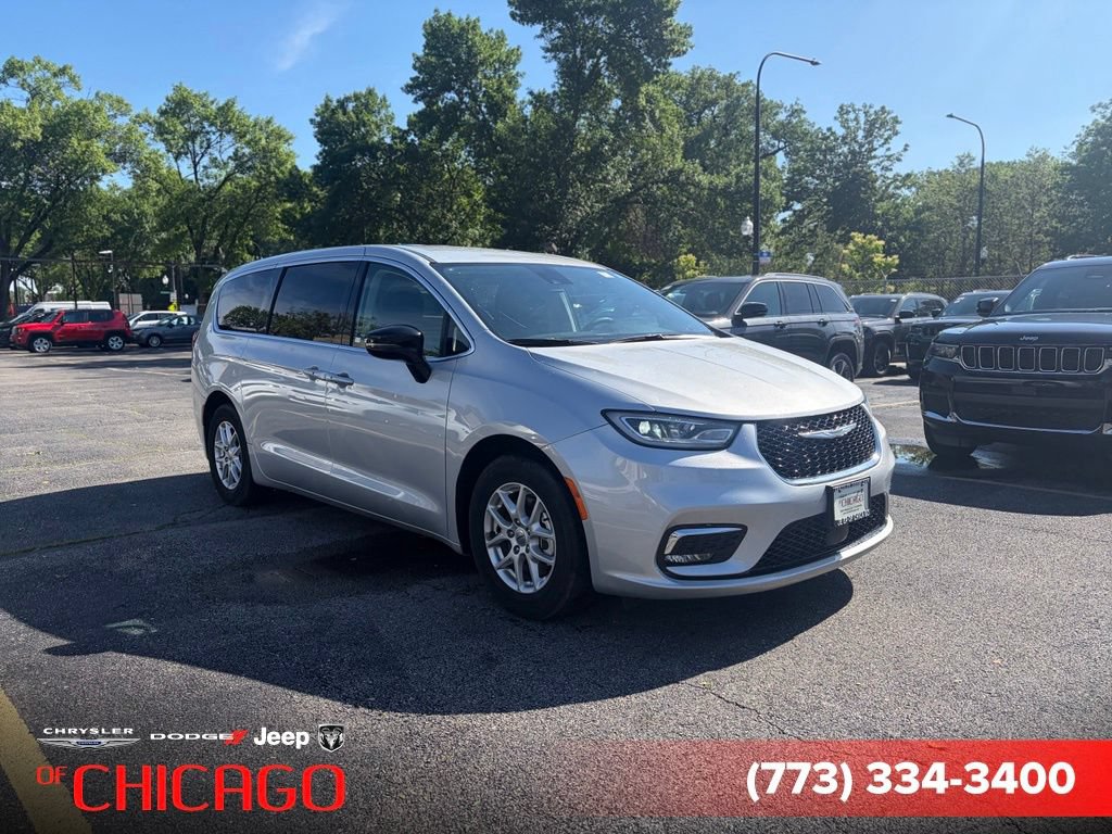 Certified 2024 Chrysler Pacifica Touring-L FWD video 1