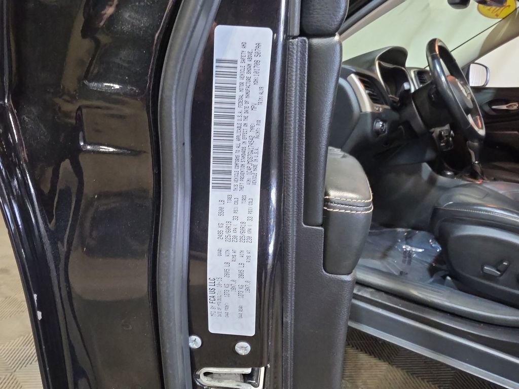 Used 2016 Jeep Cherokee Limited AWD/4WD image 25