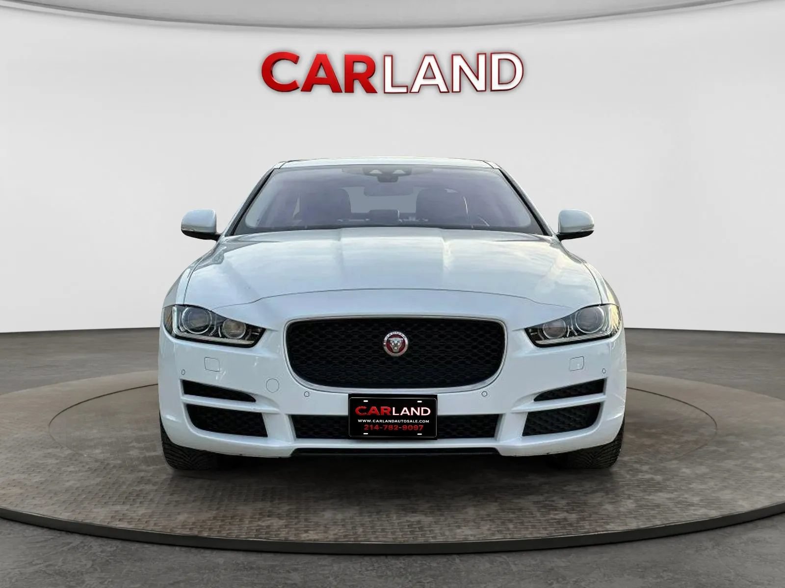 Used 2018 Jaguar XE Prestige RWD image 11