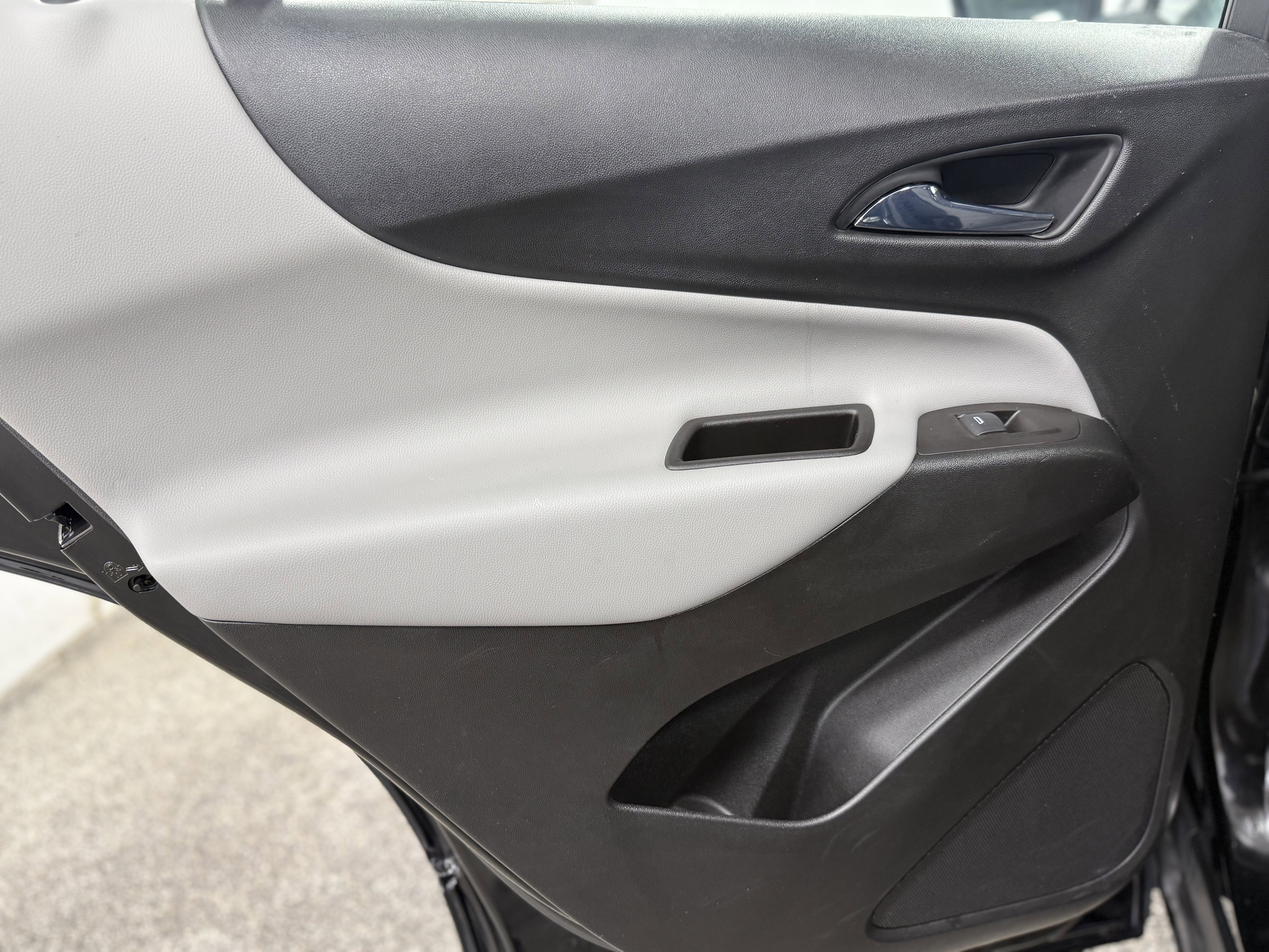 Certified 2021 Chevrolet Equinox LS image 25