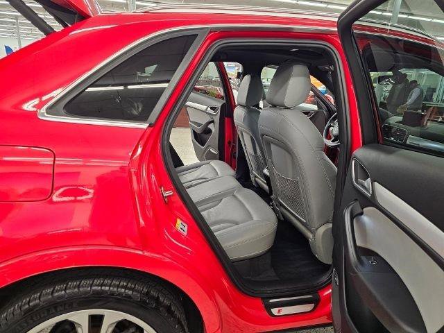 Used 2016 Audi Q3 2.0T Prestige w/ Prestige Package image 30