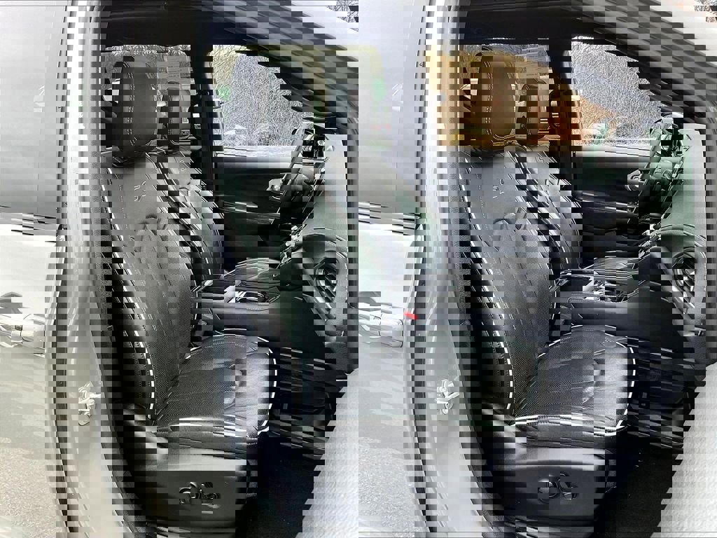 Used 2025 Chrysler Pacifica Limited FWD image 10