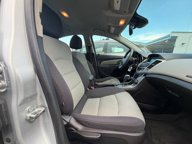 Used 2014 Chevrolet Cruze LS FWD image 14