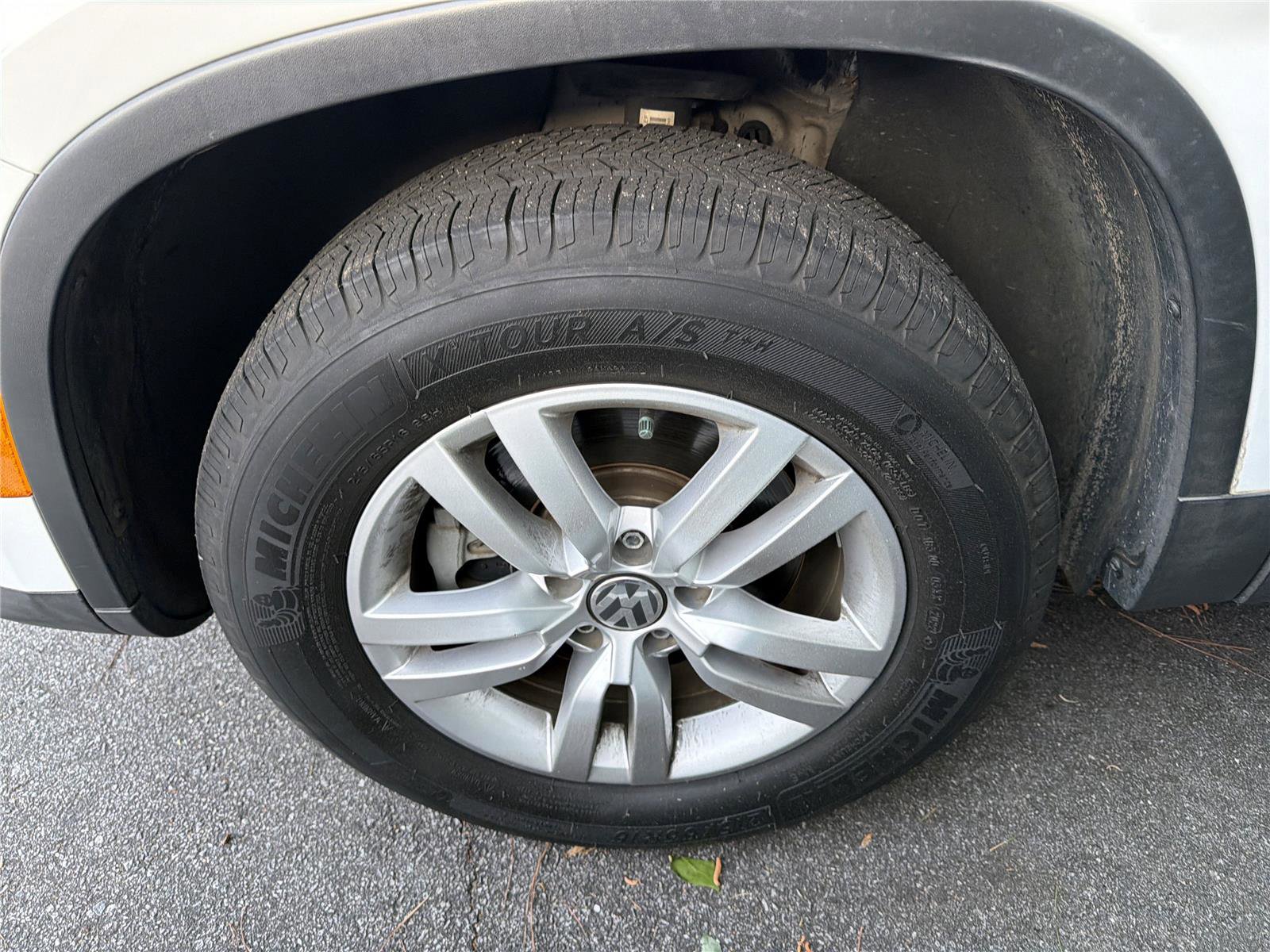 Used 2016 Volkswagen Tiguan S FWD image 8
