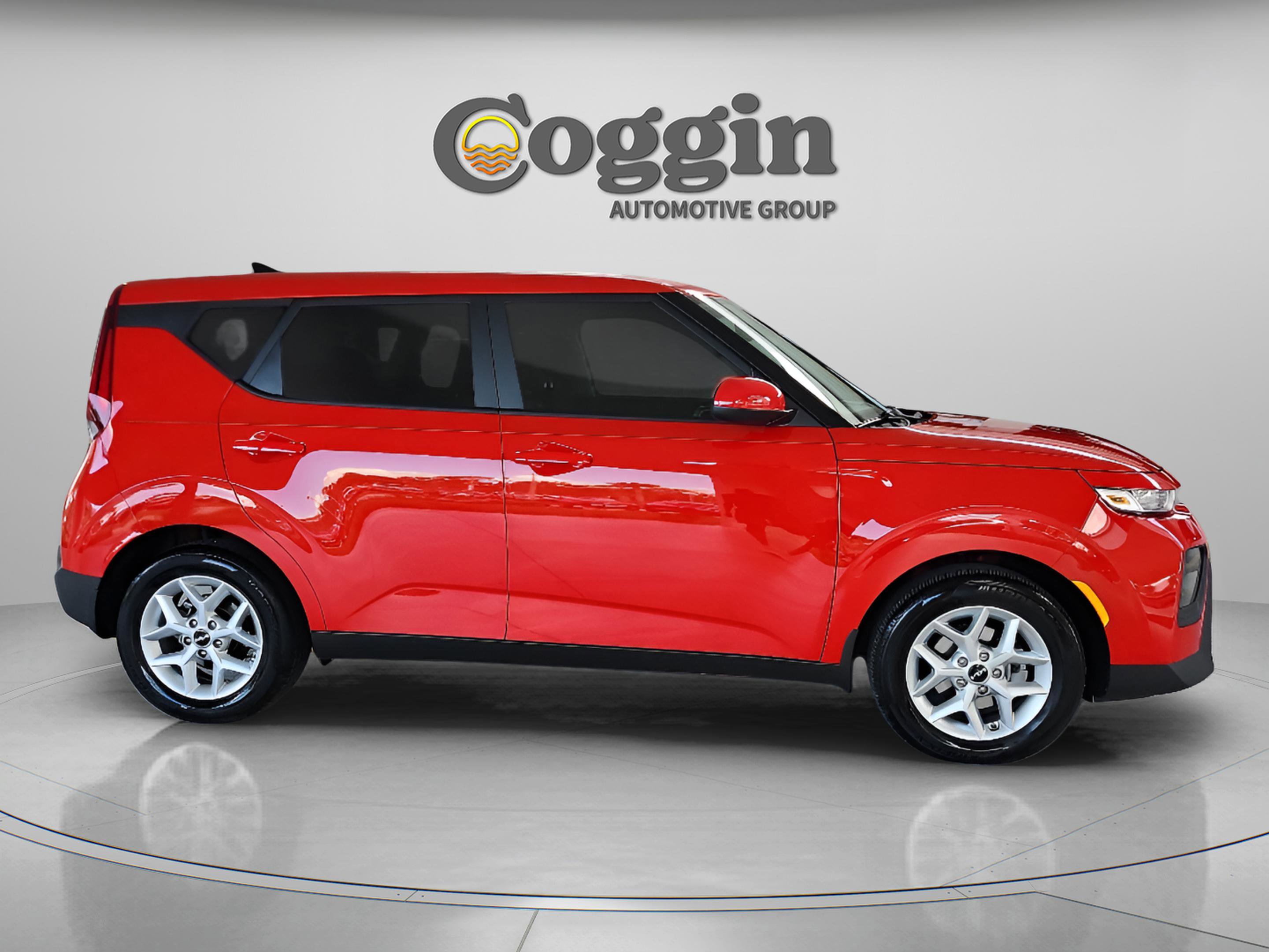 Used 2022 Kia Soul LX w/ Technology Package FWD image 5
