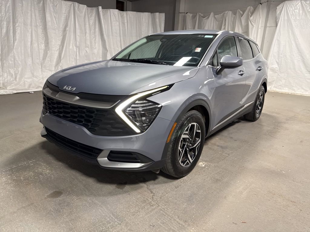 Used 2025 Kia Sportage LX video 3