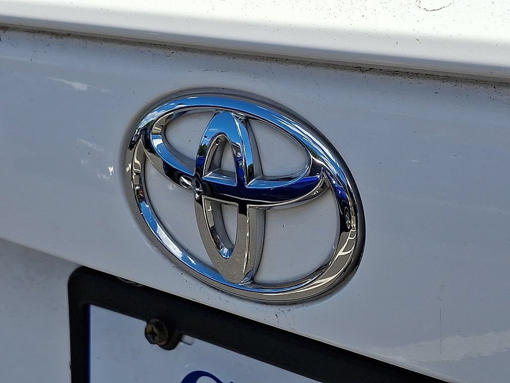 Used 2019 Toyota RAV4 LE w/ All Weather Liner Package AWD/4WD image 29