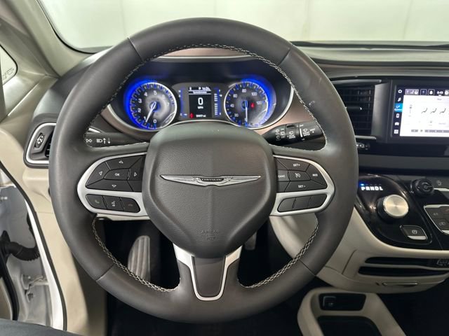 Used 2024 Chrysler Voyager LX image 14