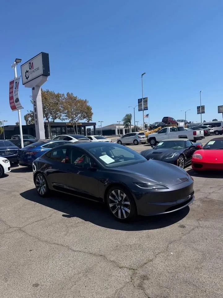Used 2024 Tesla Model 3 Standard Range RWD image 3