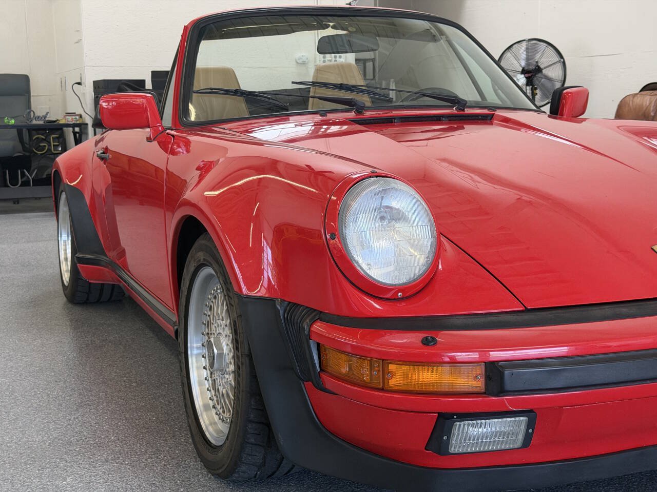 Used 1988 Porsche 911 Carrera RWD image 12