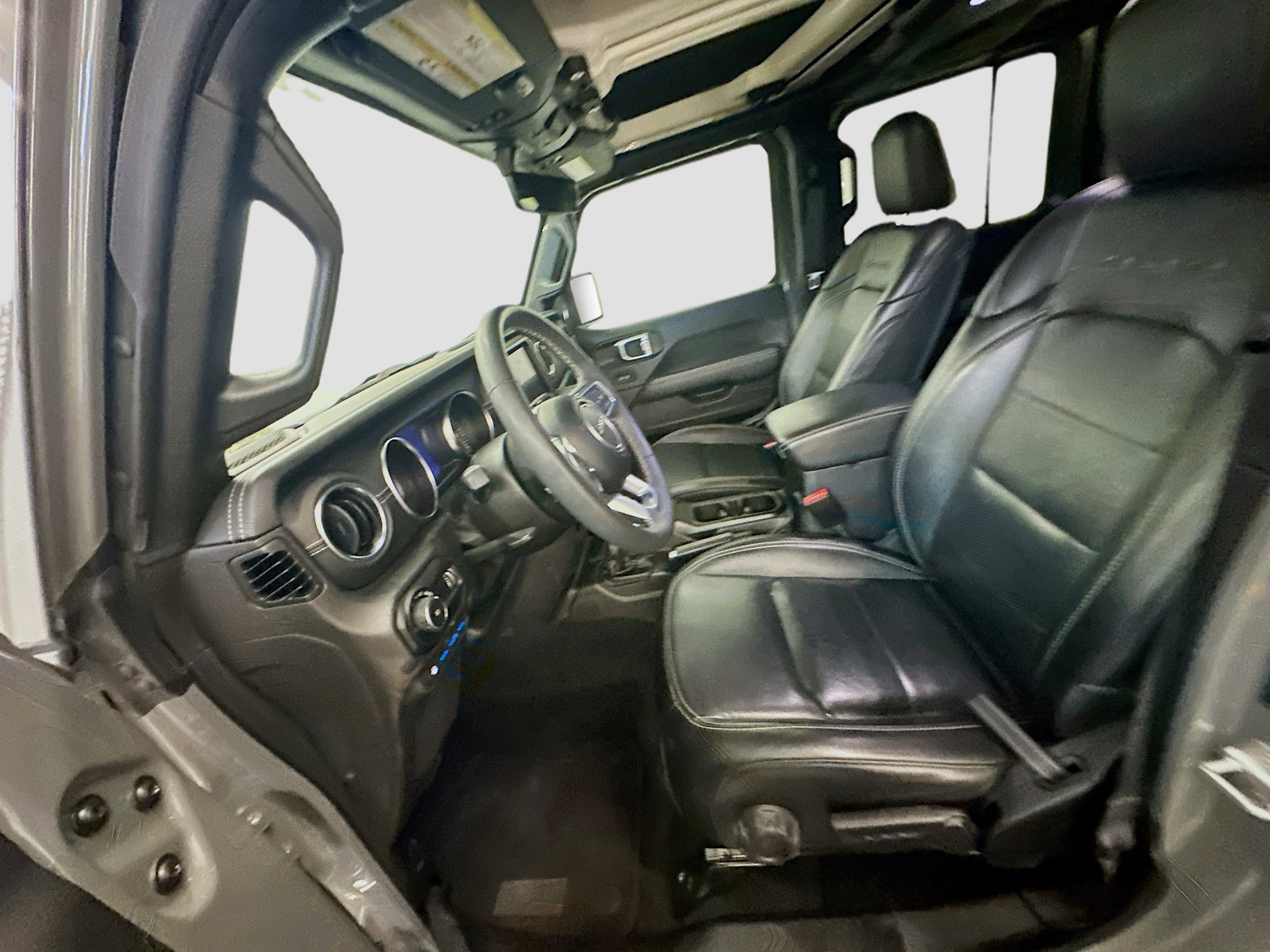 Used 2023 Jeep Wrangler Sahara w/ Cold Weather Group image 13