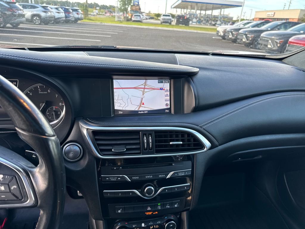 Used 2018 INFINITI QX30 Sport w/ Sport Leather Package image 17