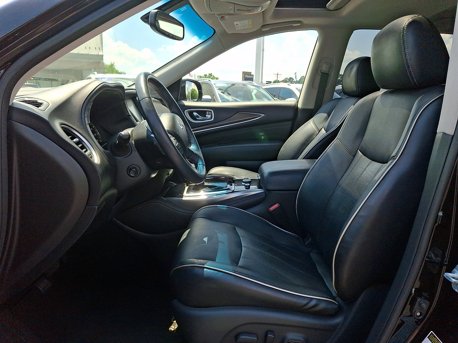 Used 2016 INFINITI QX60 Luxe w/ Premium Plus Package AWD/4WD image 14