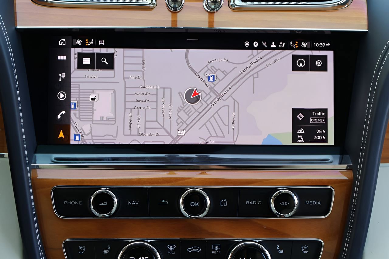 Used 2021 Bentley Bentayga image 17