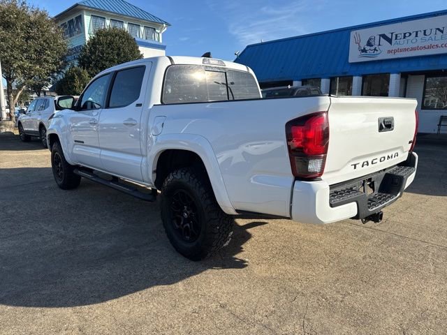 Used 2022 Toyota Tacoma SR5 w/ Technology Package image 7