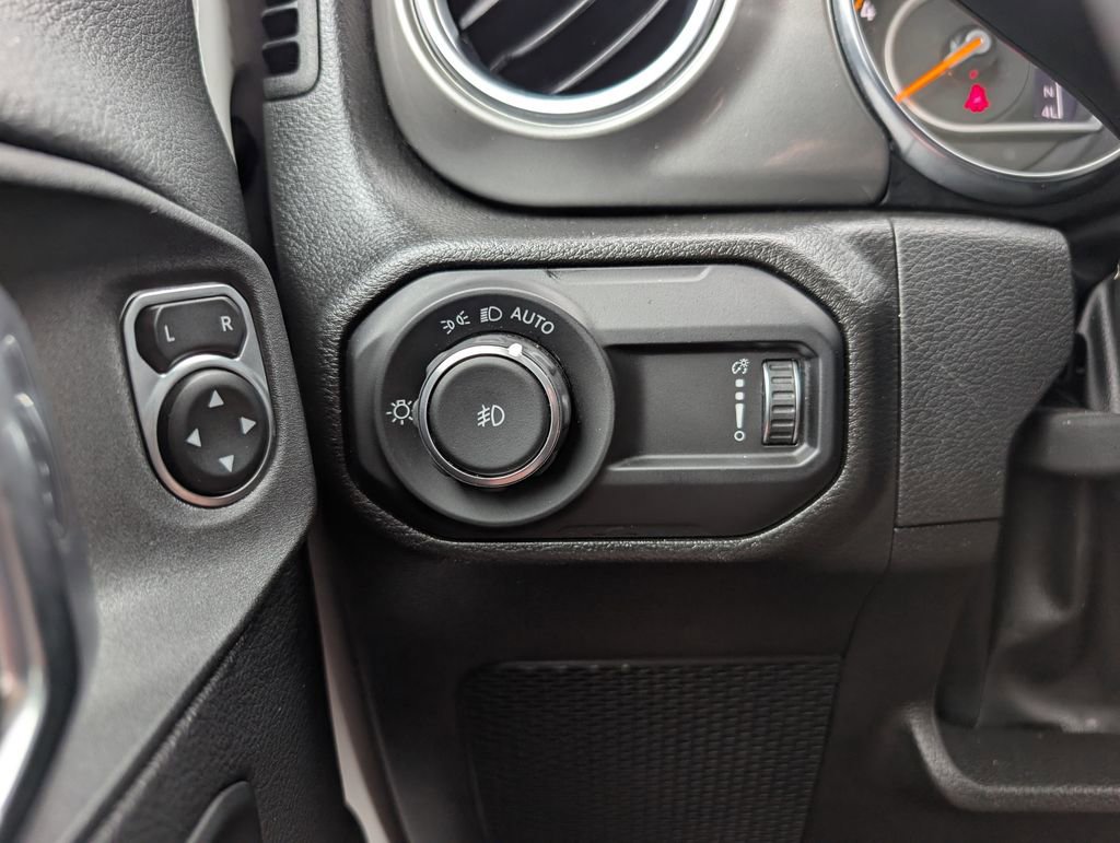 Used 2023 Jeep Wrangler Sahara image 36