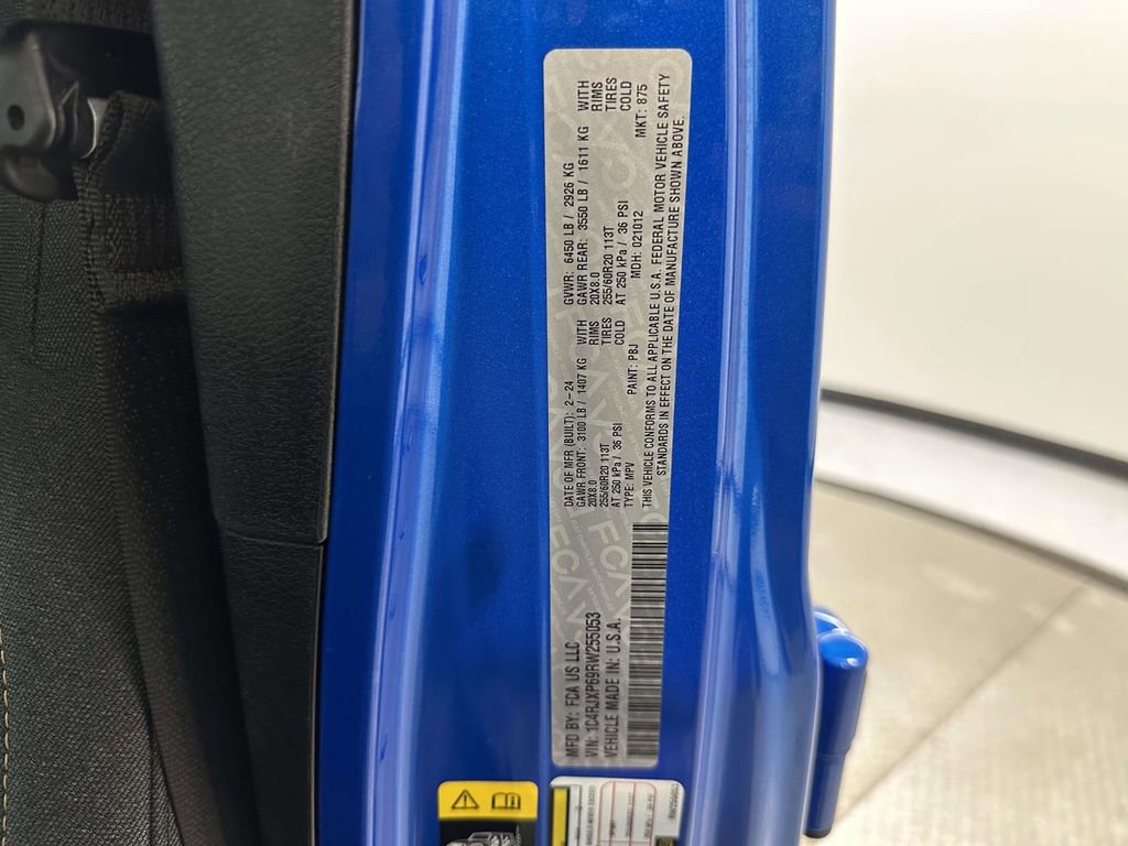 Used 2024 Jeep Wrangler Unlimited Sahara w/ Safety Group image 33