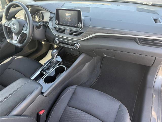 Used 2024 Nissan Altima 2.5 SV image 13