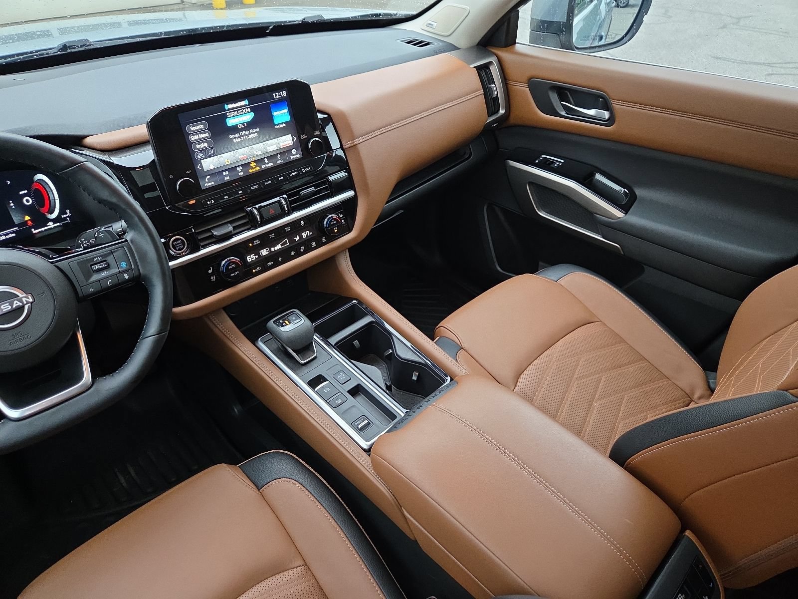 Used 2024 Nissan Pathfinder Platinum FWD image 19