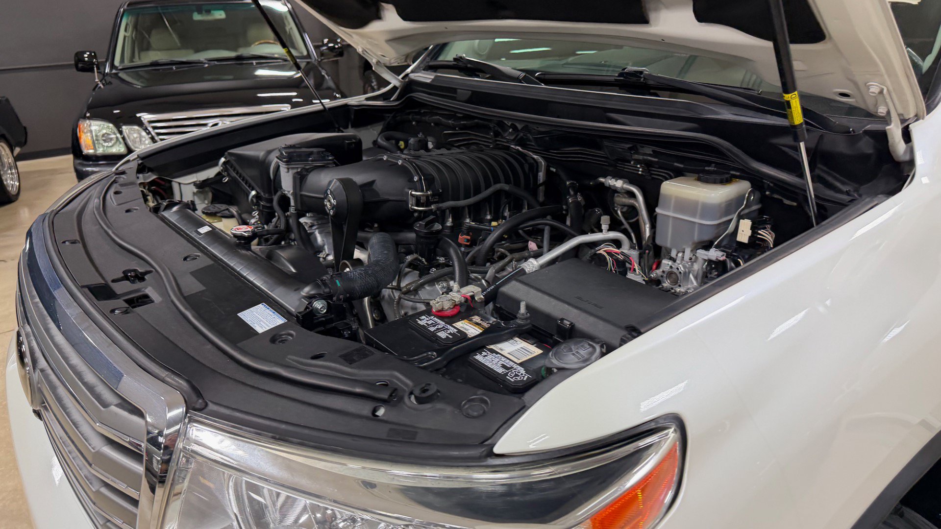 Used 2014 Toyota Land Cruiser AWD/4WD image 34