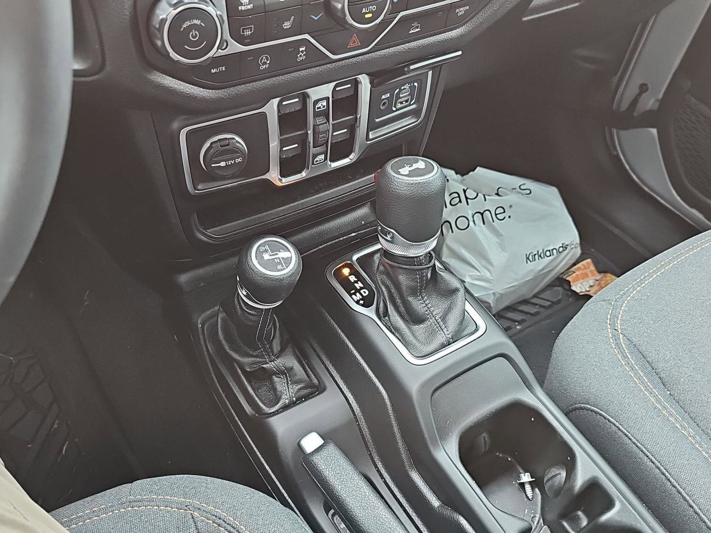 Used 2024 Jeep Wrangler Sport S image 11