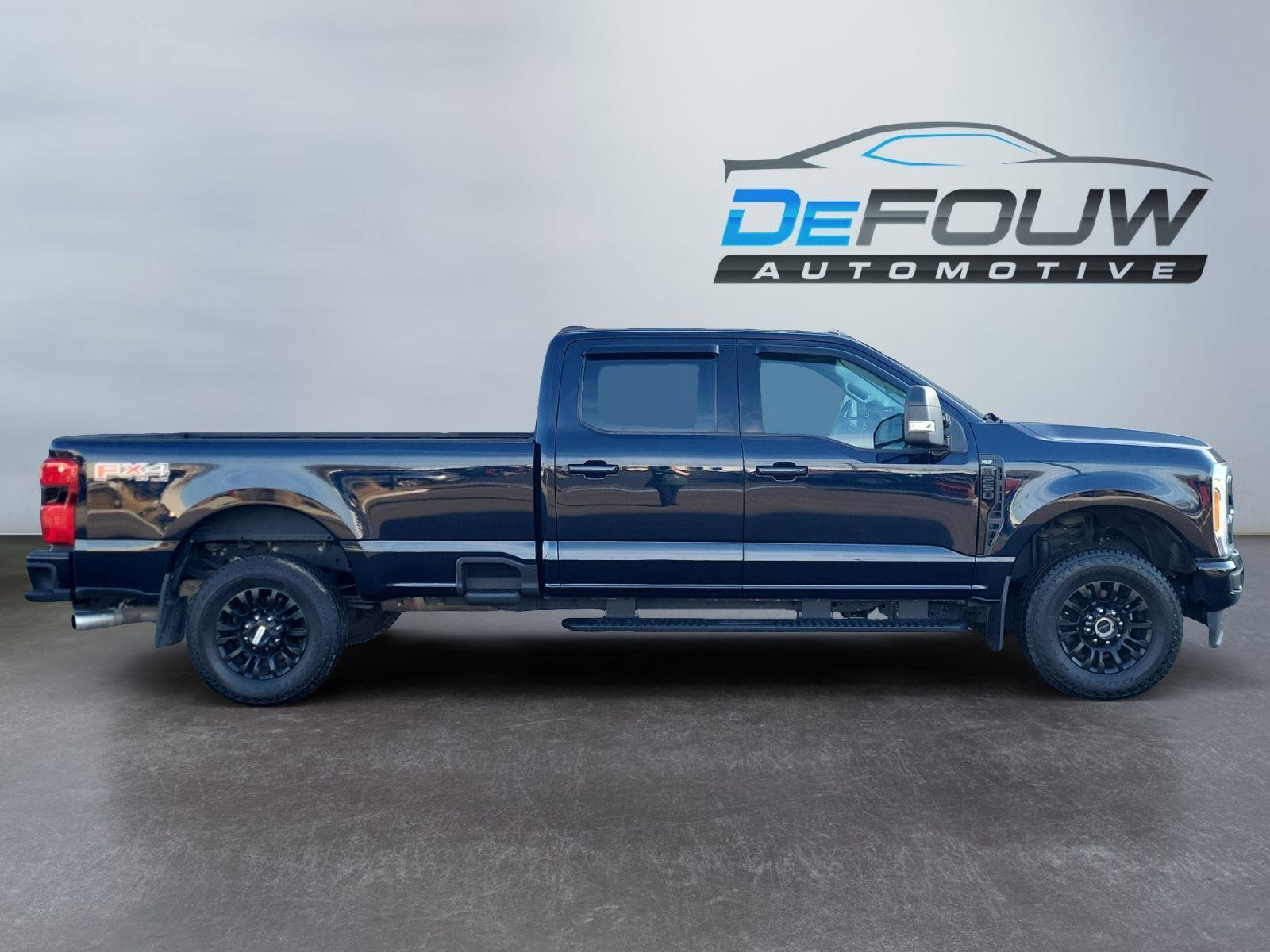 Used 2023 Ford F250 XLT w/ XLT Premium Package image 2